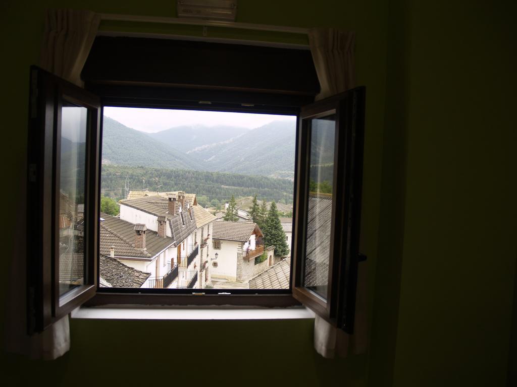 Albergue de Yebra Yebra de Basa Habitación foto