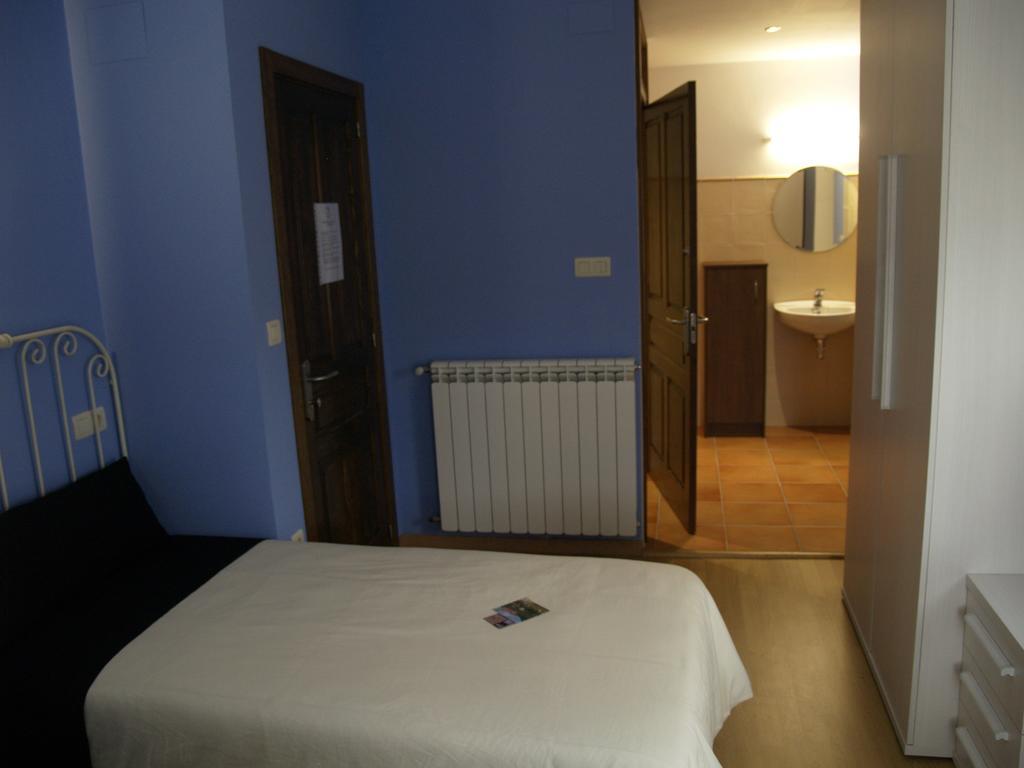 Albergue de Yebra Yebra de Basa Habitación foto