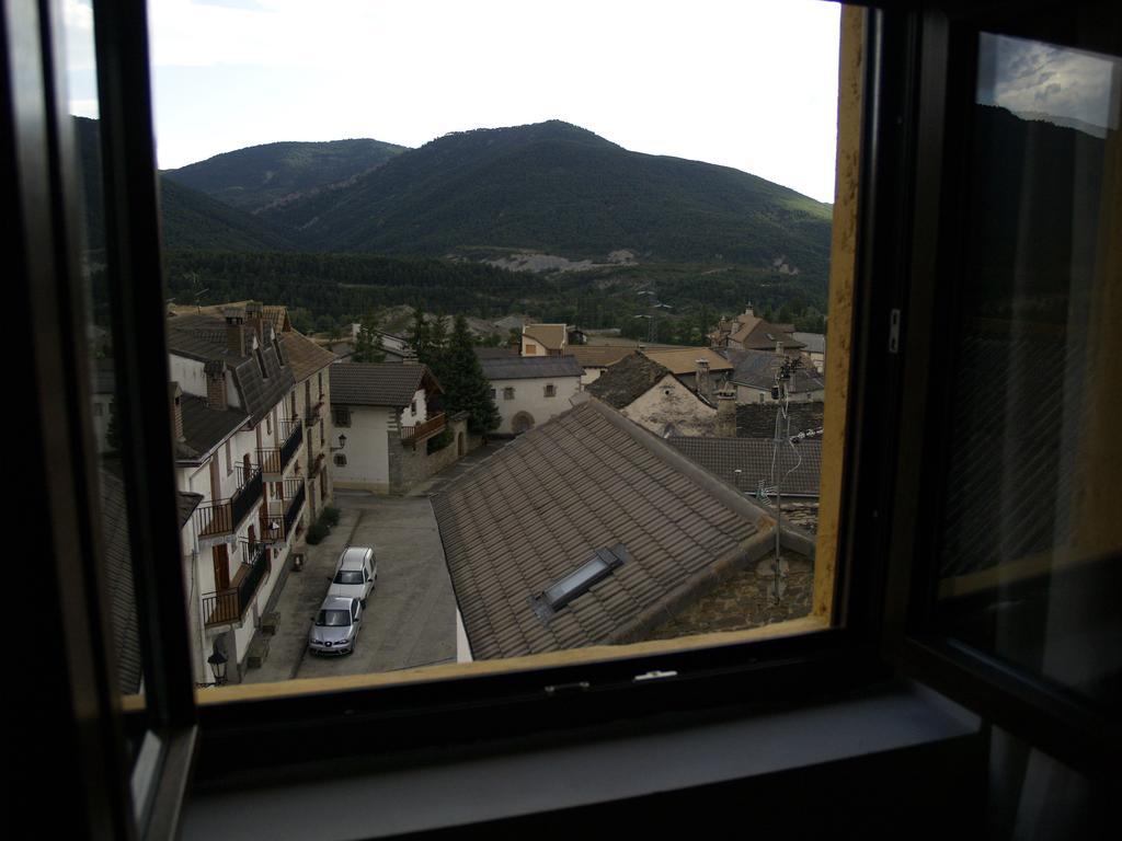 Albergue de Yebra Yebra de Basa Habitación foto