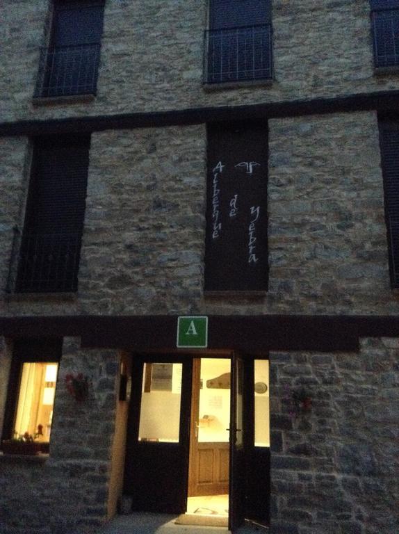 Albergue de Yebra Yebra de Basa Exterior foto